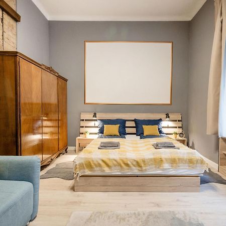Urban Tranquillity By The Main Shopping Street Apartment บูดาเปสต์ ภายนอก รูปภาพ