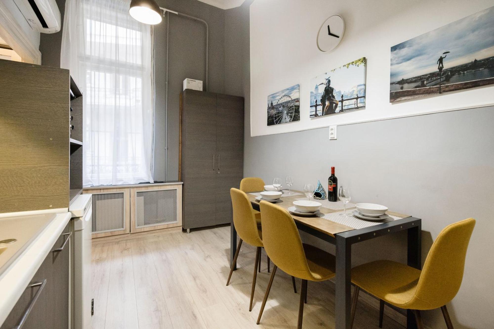 Urban Tranquillity By The Main Shopping Street Apartment บูดาเปสต์ ภายนอก รูปภาพ
